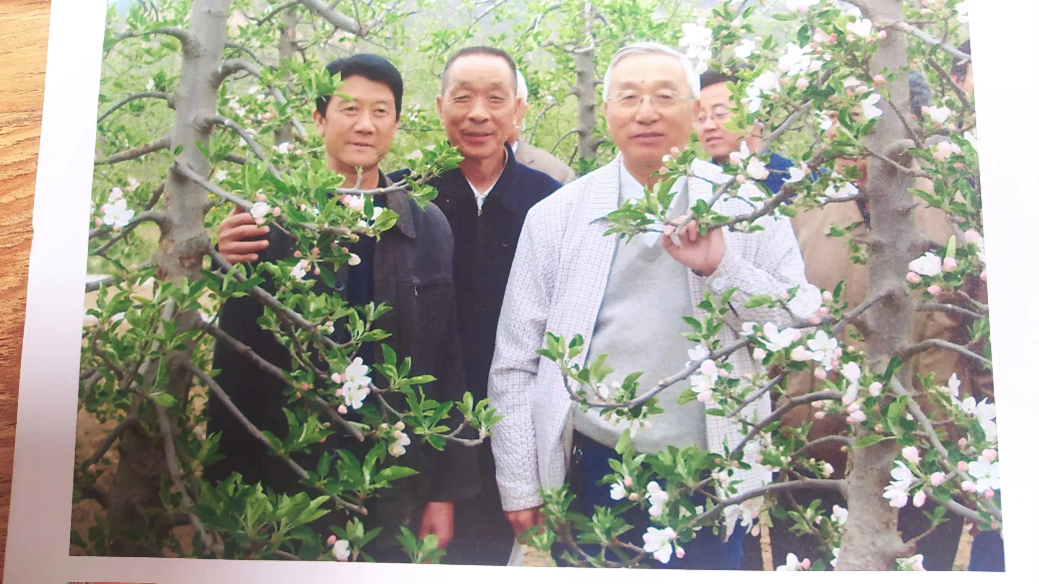 惠農網農技專家李根寬：40余年果樹管理經驗 指導“果”然好