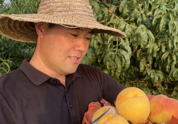 惠農網學員鄭前亮:電商培訓賦能,小手機架起農產品“增收橋” 惠農網學員鄭前亮:電商培訓賦能,小手機架起農產品“增收橋”